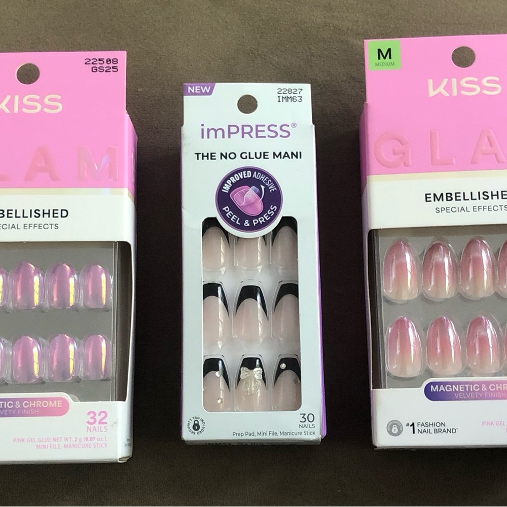 KISS Glam Bundle: Magnetic Chrome & Velvety Finish Nails + imPRESS Bow Mani